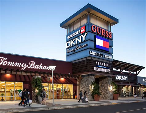 seattle outlet mall stores